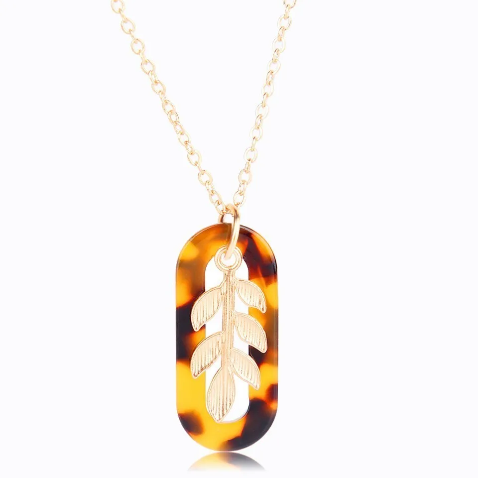 

2019 New Fashion Beautiful Leaf Pendant Necklace For Women Lucky Fruits Plants Serious Trendy Jewelry Female Party Necklace