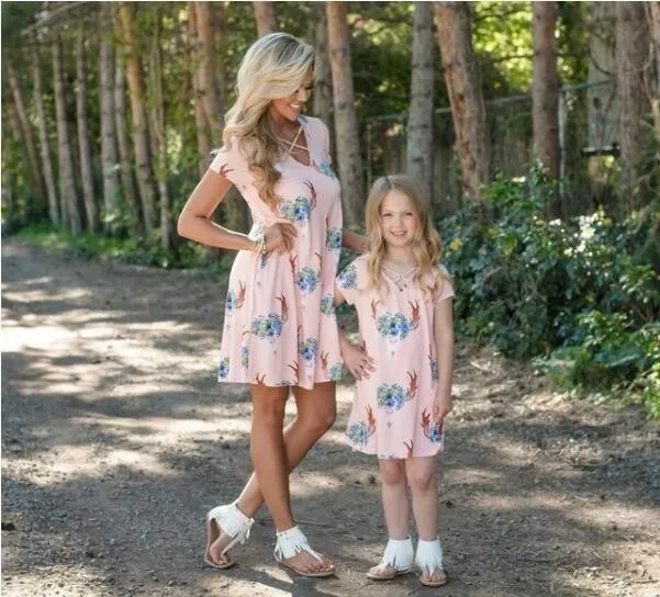 

Mother daughter dress 2019 summer family look matching clothing clothes mother and daughter family clothes pink