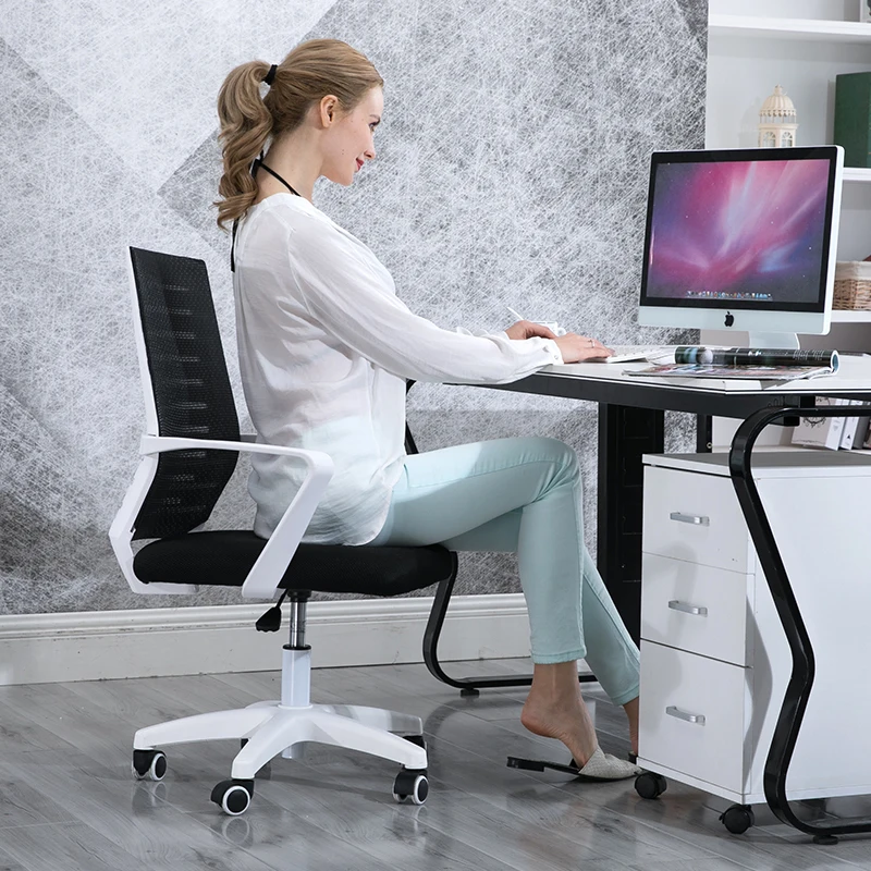 الأوروبية الكمبيوتر المنزلية للعمل في مكتب رفع قطب اجتماع الموظفين عضو الحديثة موجزة كرسي لعب لك