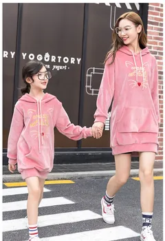 

Matching Family Outfits Thick Gold Velvet Fashion Print Sweatshirt Dress Mother Daughter Dresses Winter Plus Velvet Hoodies