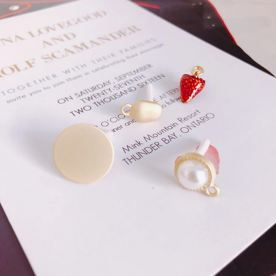 

6 pieces / lotalloy Roundoval strawberry ornamentsbead capsearings fashionjewelryconnectorsforjewelrymakingjewelrymakingsupplies