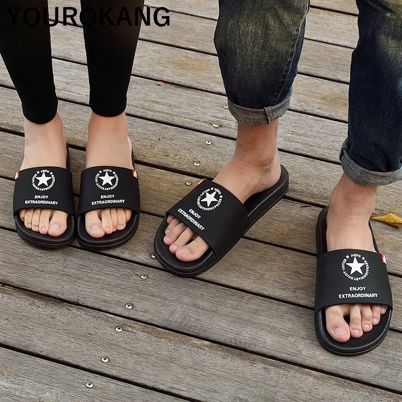 Billige Männer Sommer Hausschuhe Mode Paar Liebhaber Strand Schuhe Unisex Weiche Bad Hause Hausschuhe Kühle Außen Flip Flops Neue Ankunft