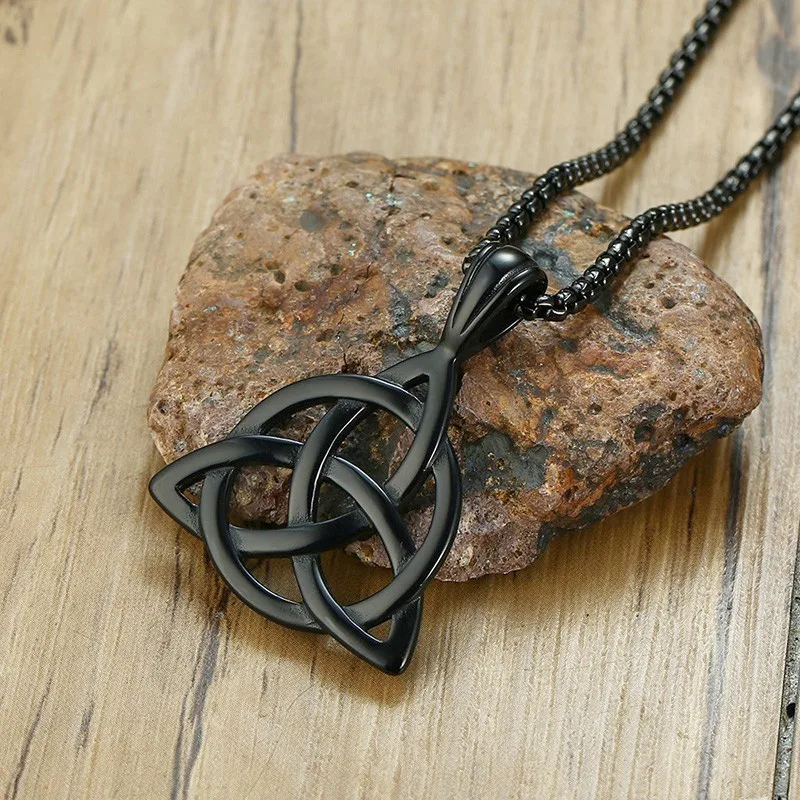 Men's Black Celtic Irish Triquetra Knot Pendant Necklace in Stainless