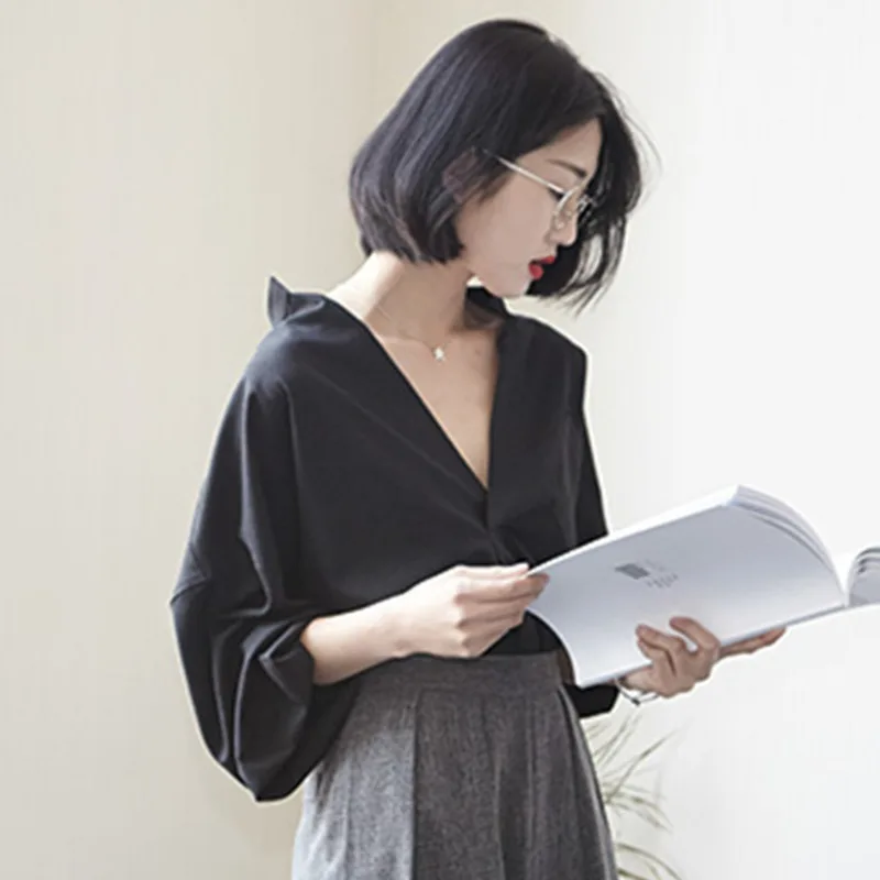 [Gutu] 2017 الربيع و الصيف الكبير v طوق بلون كل مباراة فضفاضة عارضة مثير مزاجه قميص المرأة Q41200