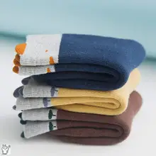 Новые носки для маленьких мальчиков и девочек, 3 пары, толстые теплые бесшовные хлопковые носки для малышей, не сужающиеся книзу, Детские хлопковые носки с круглым вырезом