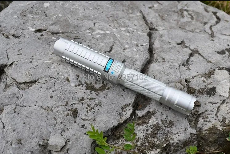 الأكثر عالية الطاقة 450nm 1000000 m 100 W حرق مؤشر الليزر الأزرق الليزر قوي قلم ليزر مصباح شعلة السجائر حرق الخشب 5 ستار كاب الأكثر عالية الطاقة 450nm 1000000 m 100 W حرق مؤشر الليزر الأزرق الليزر قوي قلم ليزر مصباح شعلة السجائر حرق الخشب 5 ستار كاب