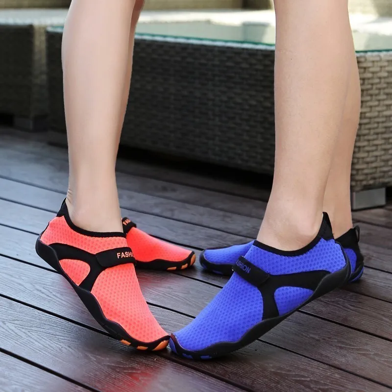 

Outdoor shoes woman Aqua shoes Swimming Footwear Velcro Seaside Quick dry men Antiskid Fitsness sports Beach Wading sneakers