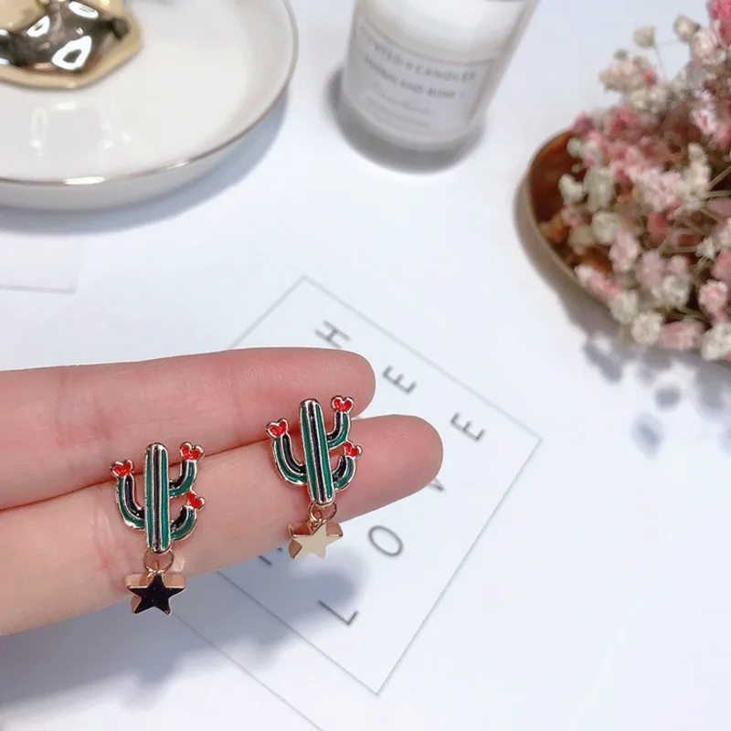 

2019 Hot Sale Funny Fashionable Stud Earrings Lovely Cactus Shape Alloy Star Personality Small Fresh Ear Accessories