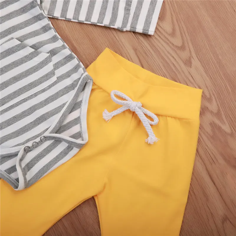 Младенческой комплект детской одежды для девочек и мальчиков ясельного возраста детская одежда полосатый комбинезон с капюшоном брюки осень новорожденных детей Костюмы Комплект 0-24 м