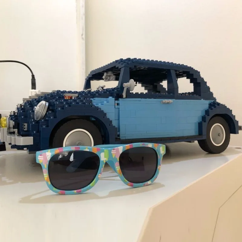 

Lepin 21014 Out Of Print Public The Beatles Automobile Originality Hundred Change Series Engraved Worth Collection Toys 1707pcs