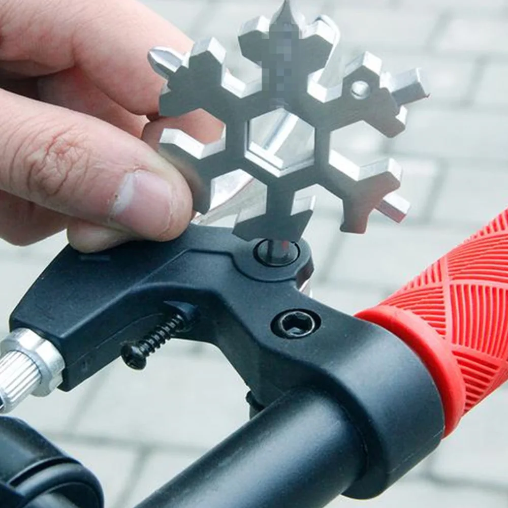 

19-in-1 Snowflake Wrench Stainless Multi-function with Snowflake Shape Keychain Screwdrivers Bottle Opener Hex Wrench