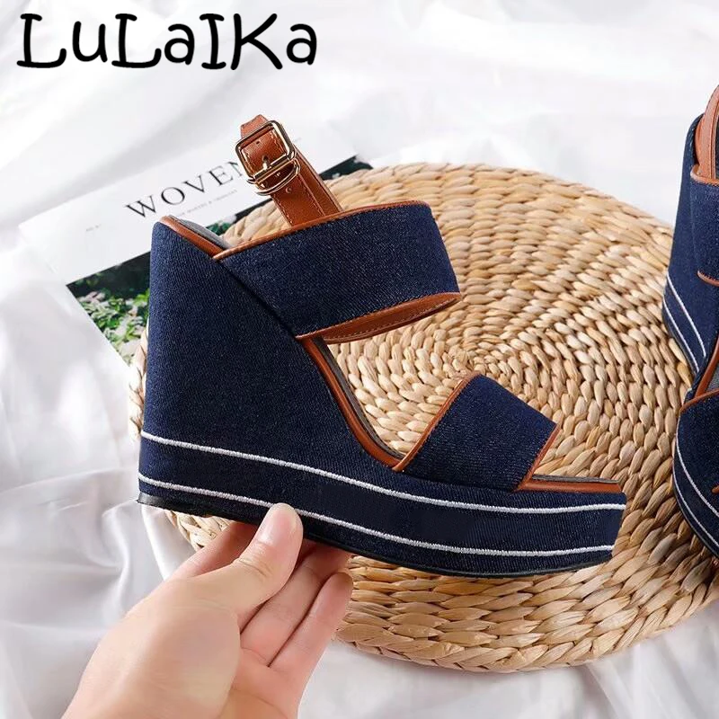 

Summer New Round Toe Solid Color High Heels 2019 Fashion Brand Buckle Thick with Heel Shoes Sexy Woman Wedding Party Sandals