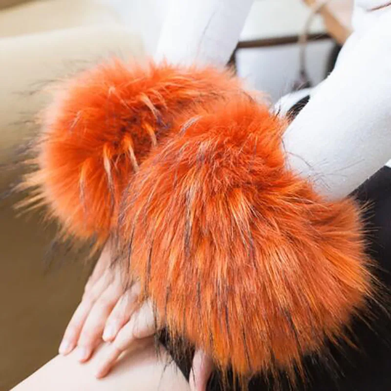 

Fashion Oversized Faux Fox Fur Women Arm Warmers Faux Fur Cuffs Bracelet Cute Hairy Warm Windproof Wristband Ladies Arm Cuff 119