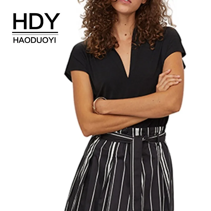 Футболка с коротким рукавом HDY Haoduoyi черная офисная футболка треугольным вырезом