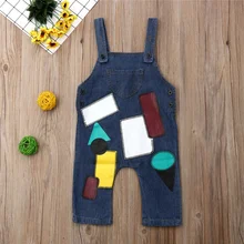 Летняя повседневная одежда для маленьких мальчиков и девочек джинсовые комбинезоны с нашивками