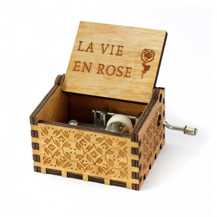 Nuevo venta al por mayor antiguo tallado manivela de madera Digimon caja de música regalo de navidad regalo de fiesta de regalo de fiesta decoración de anonimidad