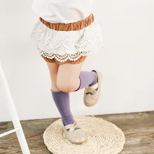 Новинка; штанишки для малышей с оборками; брендовые шорты для маленьких девочек с кружевом; Изысканная одежда; летняя одежда для маленьких девочек