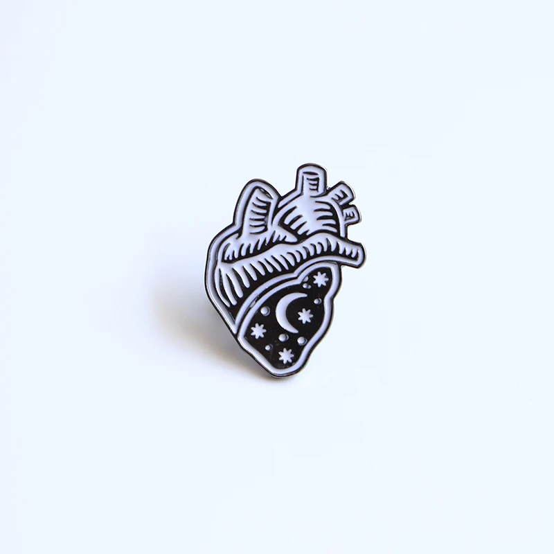 

Anatomical Heart Enamel pins Human Heart Anatomy Brooches Black Heart Badges Brooches for men women Nurse Doctor SC4521