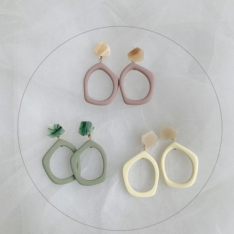 

2019 New Design Sweet Irregular Hit Color Geometric Acrylic Long Big Hoop Earrings For Women Marble Dangle Jewelry