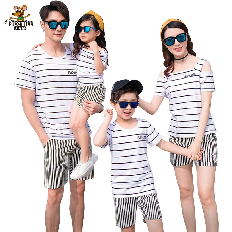 

Family Clothing 2019 Summer Style Cotton Women Girl Men Boys T-shirt Striped Short Pants Father Son Mother Daughter Clothes Set
