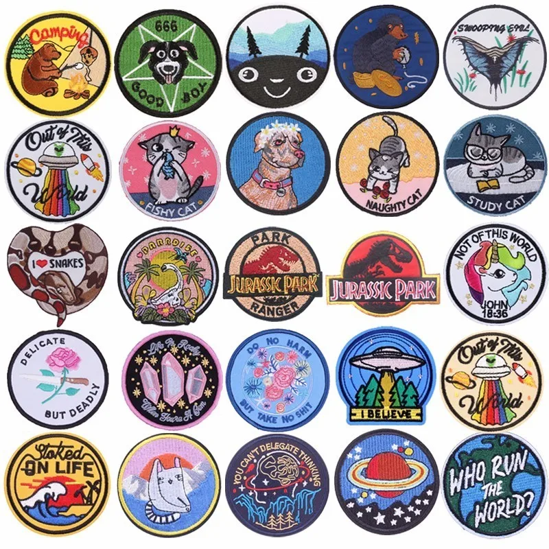 

Pulaqi Round Jurassic Park Badge Embroidery Sticker Biker Patches For Jeans T - Shirt Clothing Witchcraft Alien Cat Patch Diy H