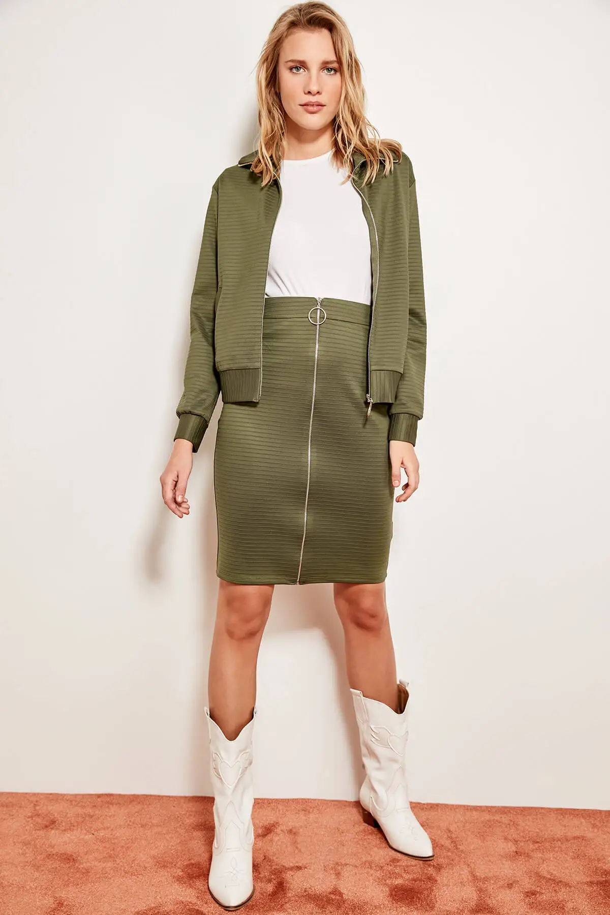 

Trendyol Detailed Knit Skirt Khaki Zipper TCLAW19XV0017