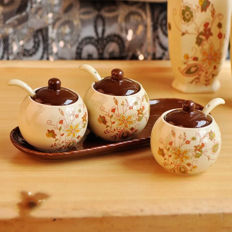 Предметы домашнего обихода, кухонные принадлежности, керамическая приправа, костюм, банки для масла и соли, в сочетании с соусом Предметы домашнего обихода, кухонные принадлежности, керамическая приправа, костюм, банки для масла и соли, в сочетании с соусом