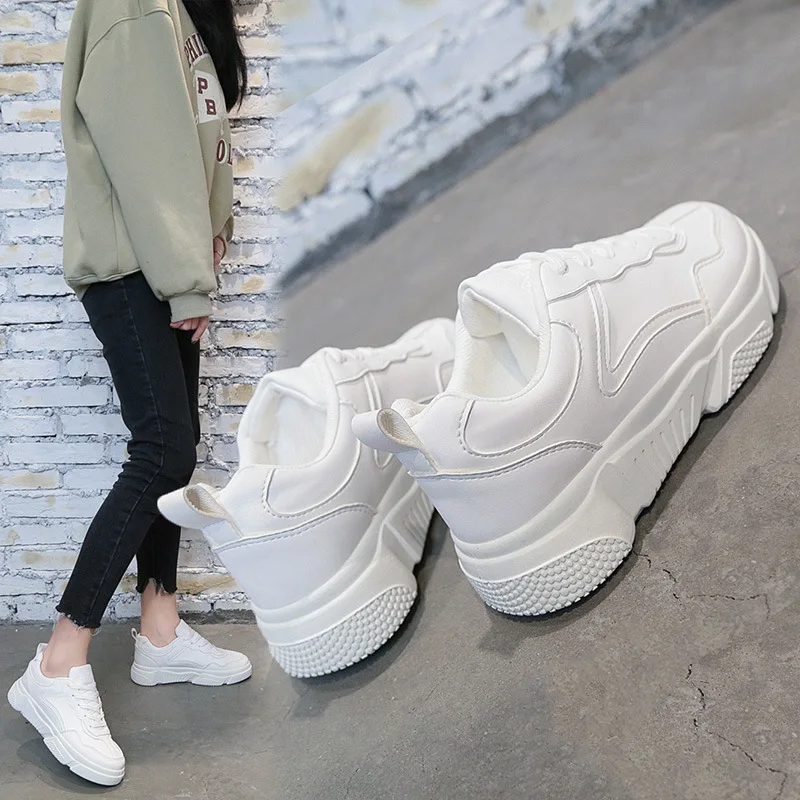 

2019 Spring New Pattern Korean Small White Shoes Woman Joker Student Casual Shoes Street Time Flat Bottom Run Skate Shoes