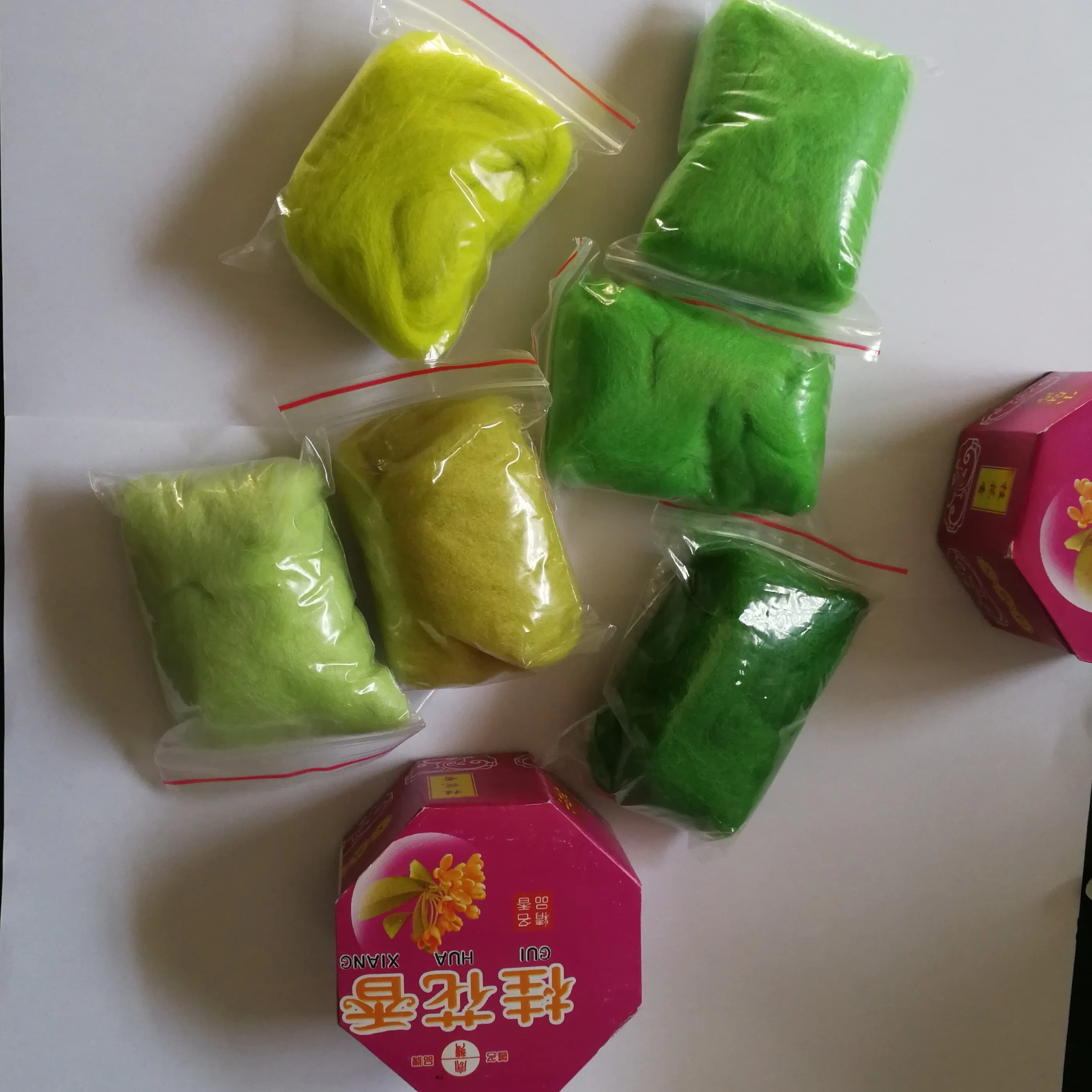 

6pcs/lot 60g MERINO Woodland Green Shades Dyed Wool Tops Roving For Needle Felting