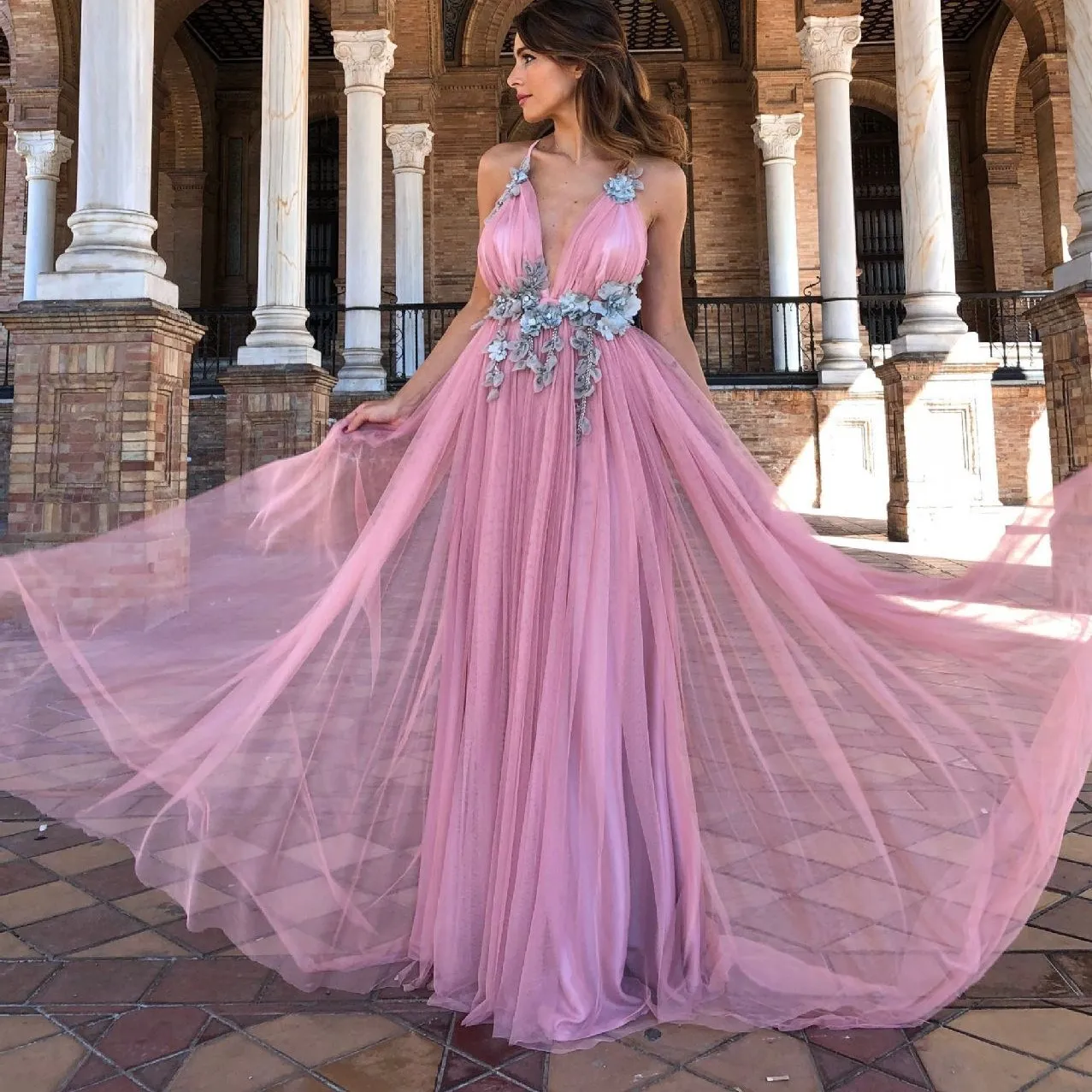 

2019 Sexy Spaghetti Strap Deep V Tulle Long Dress Elegant Backless Court Train Flowers A Line Dress Special Occasion Prom Gowns