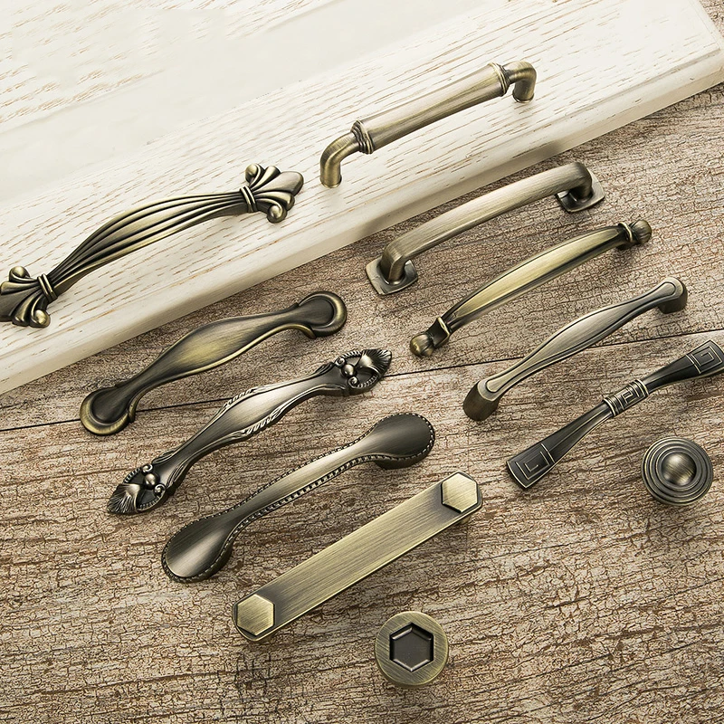 Furniture dresser handle Vintage furniture hardware Metal drawer pull knobs Set of 4 handles