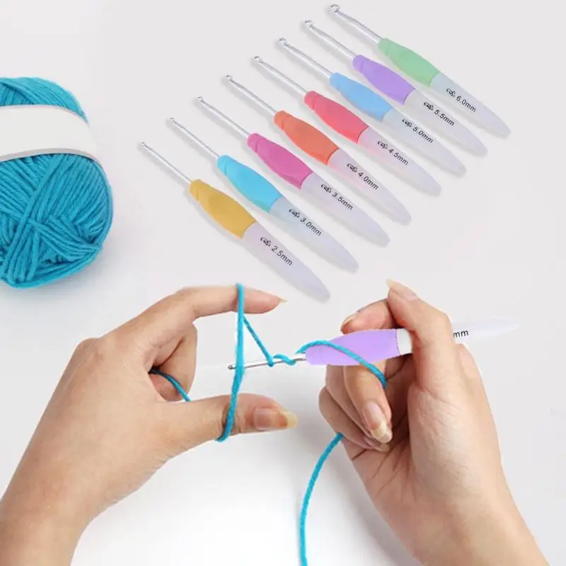 

2.5-6.0mm 8Pcs Knitting Needles Set Candy Color Soft Plastic Soft Handle Aluminum For Yarn Weave Craft Crochet Hooks