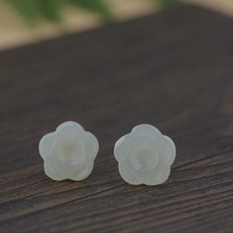 

2019 Alexandrite Real Star Deer S925 Plain Style The Natural Fashion Of Female Money Hetian Flower Stud Ears Wholesale