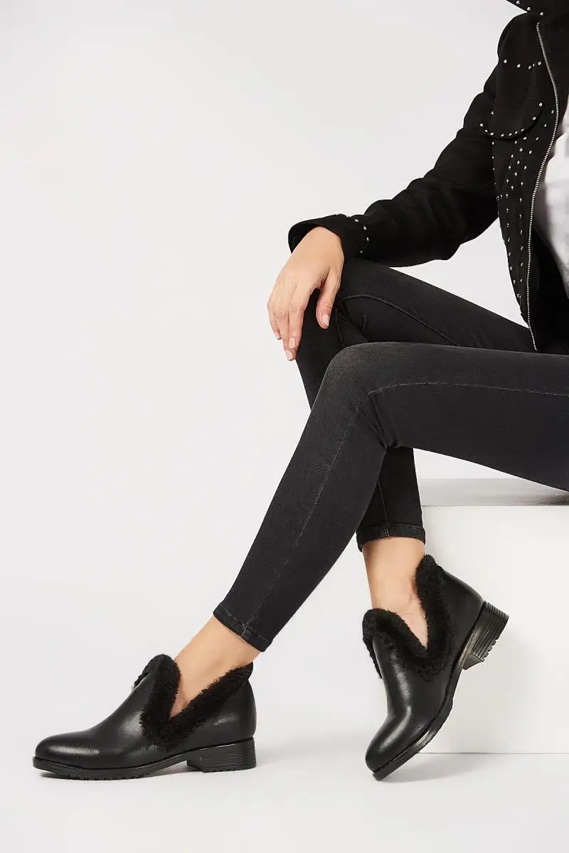 

Bambi Black Women Boots E0285030509