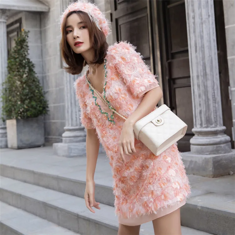 

New Pink Dress In Spring of 2019 V-collar Stitching A-shaped V-Neck Knee-Length Zippers Half Print Women Dress