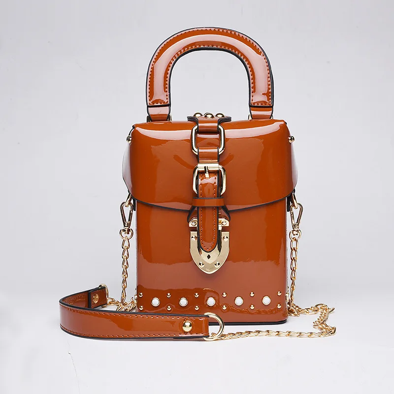 

New Oblique Slung Chain Pearl Bright Shoulder Bag for Women Small Square Bag