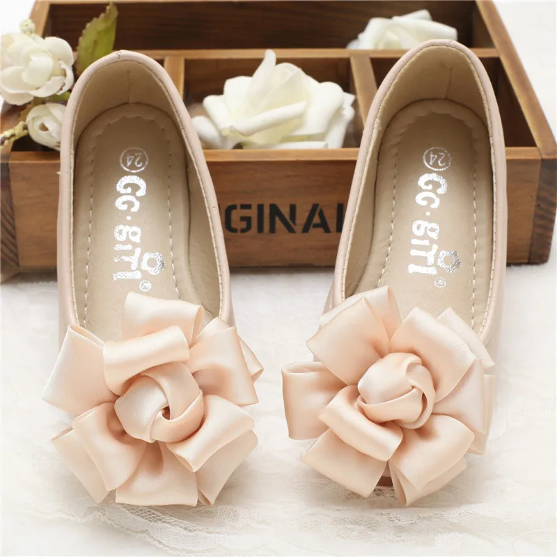Туфли принцессы для девочки детская обувь с платьем цветок Мэри Джейн кожзаменитель плоский каблук детская обувь 705-004 для 3-9 лет девочка