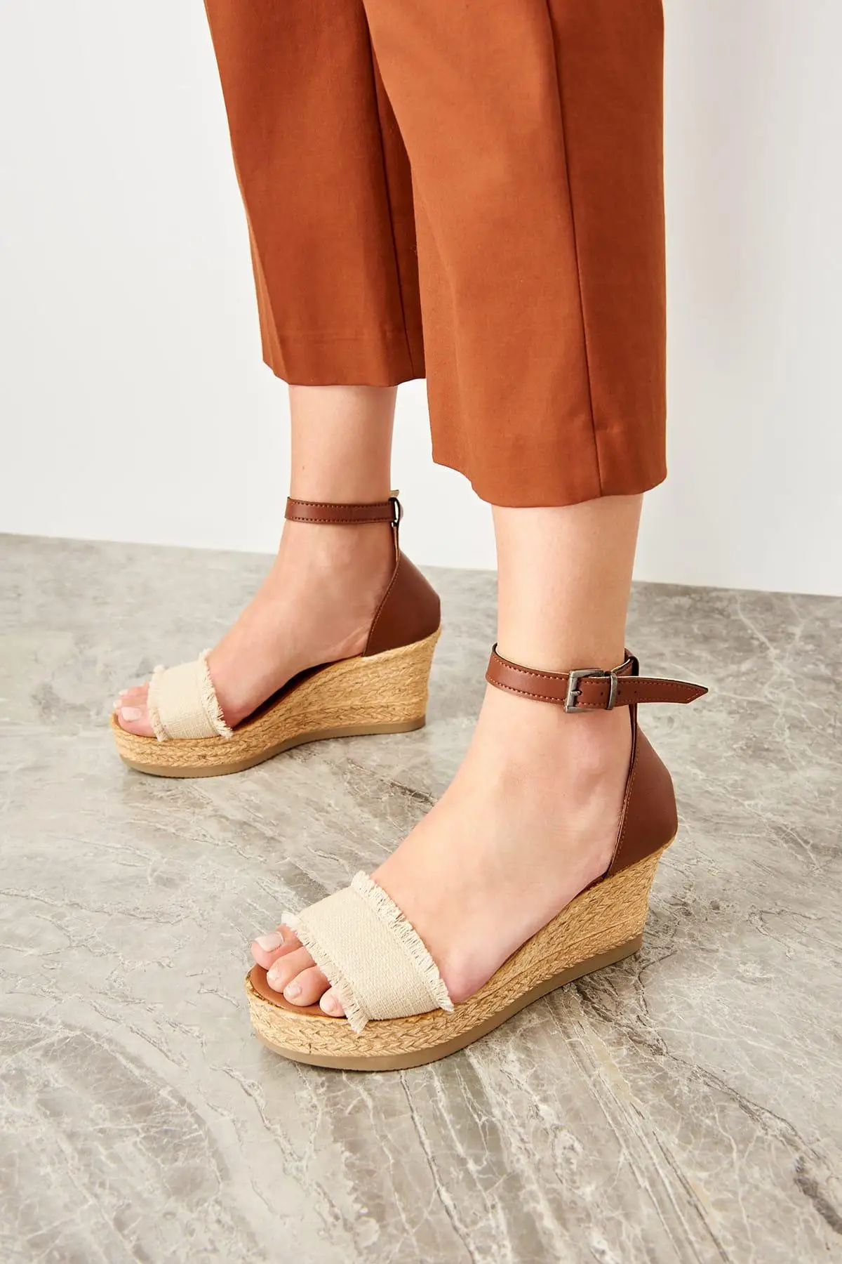 

Trendyol Beige Women 'S Wedges Shoes TAKSS19OZ0021
