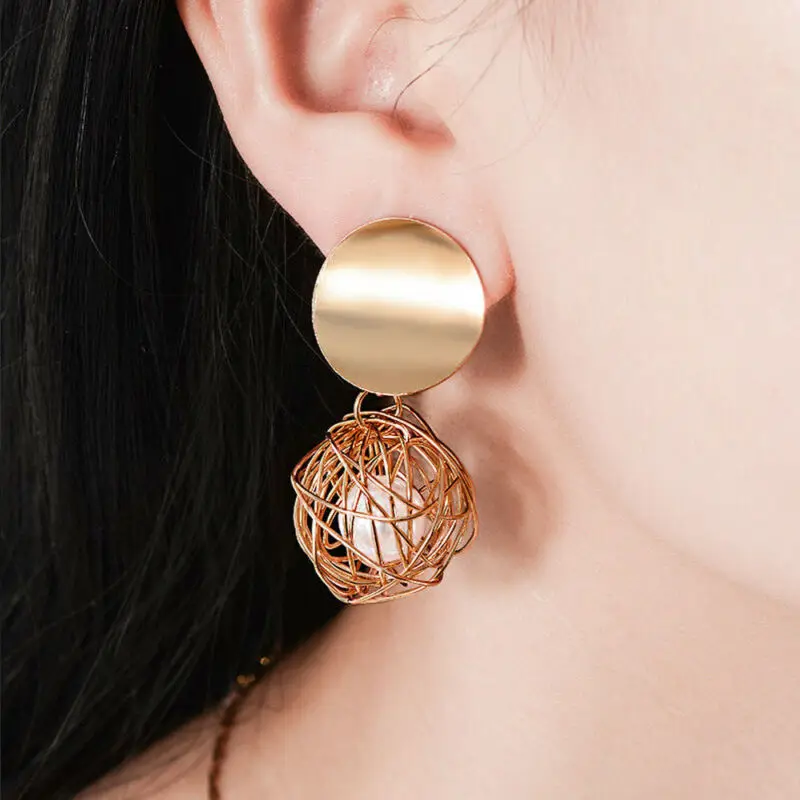 

Elegant Women Round Pearl Cage Dangle Drop Earrings Ear Jewelry Metal Earrings Brand Bohemian Jewelry Creative Ear Jewelry