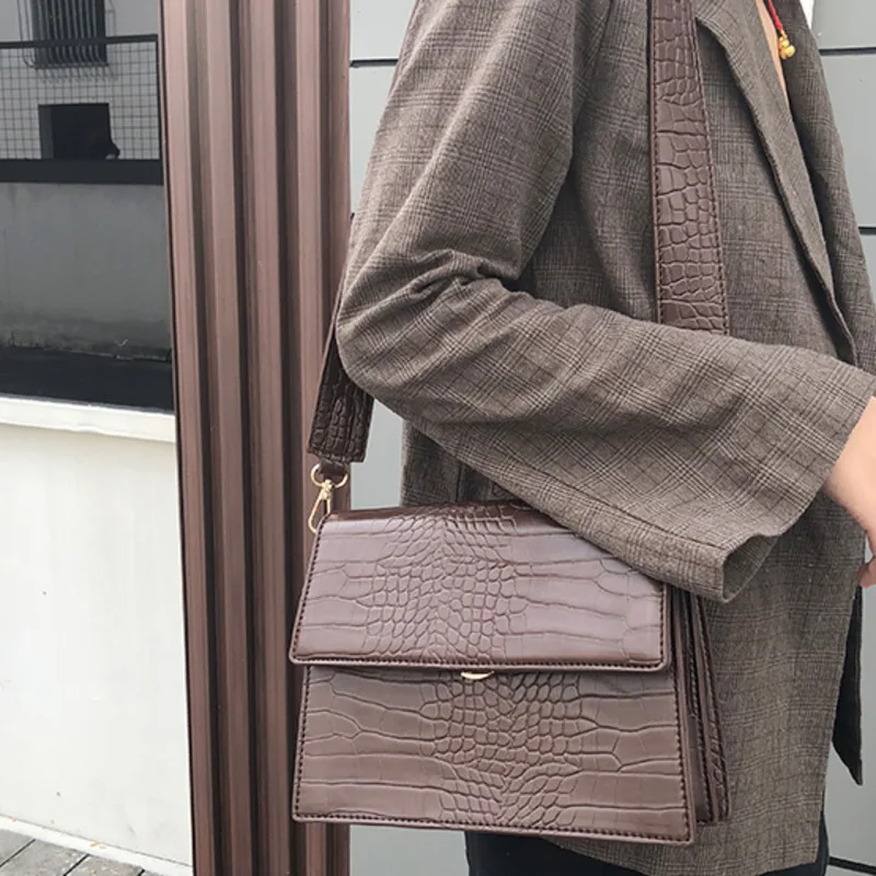 

[Super Seabob] 2019 Spring Summer Woman Dark Coffee Color Alligator Pattern Single Strap PU Leather Shoulder Bag All Match LI988