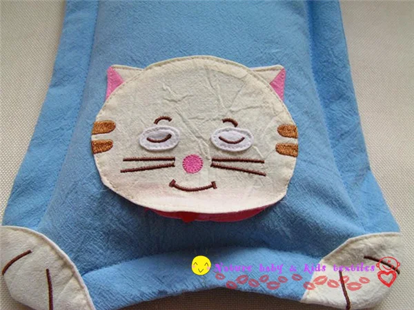 Open Mouth Cat Pillow - Detail 1