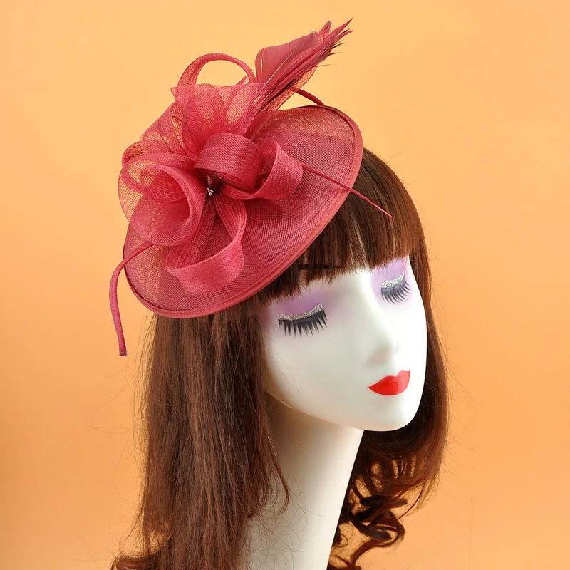 نموذج تظهر Fascinator الكنيسة ريشة أغطية الرأس كوكتيل حزب دبابيس سيدة إكسسوارات الشعر الحصان سباق الرسمي فيدورا قبعة