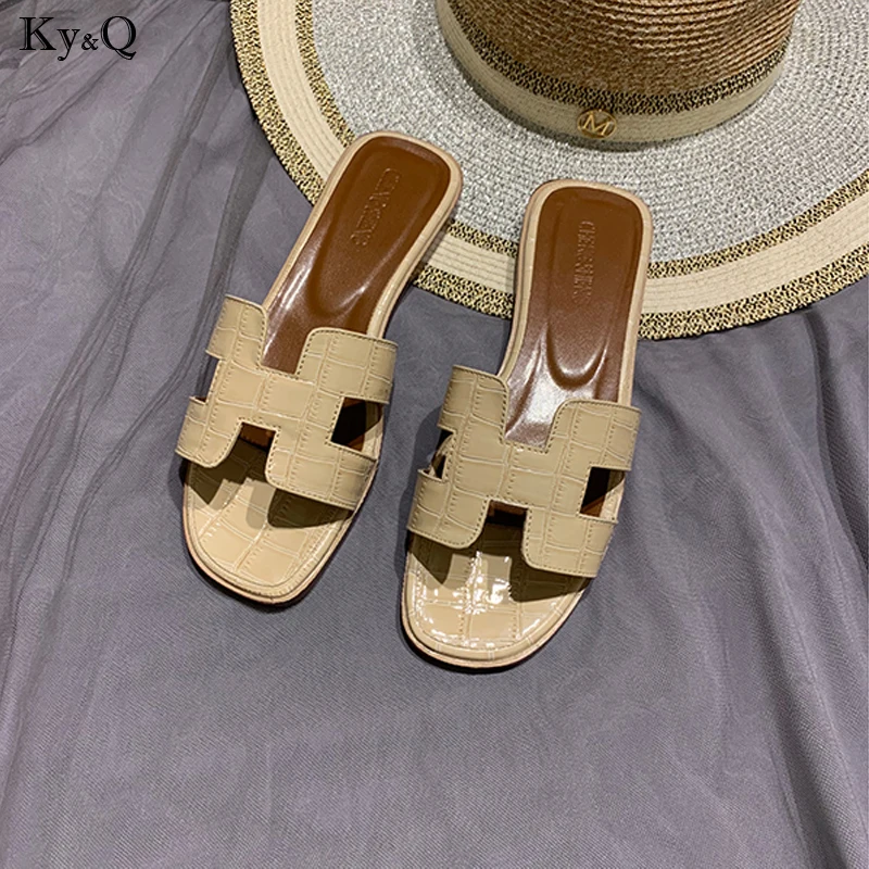 

2019 Summer New Ladies Fashion Trend Crocodile Pattern Wear Leather Rhinestone Comfortable Beach Casual Wild Flat Slippers
