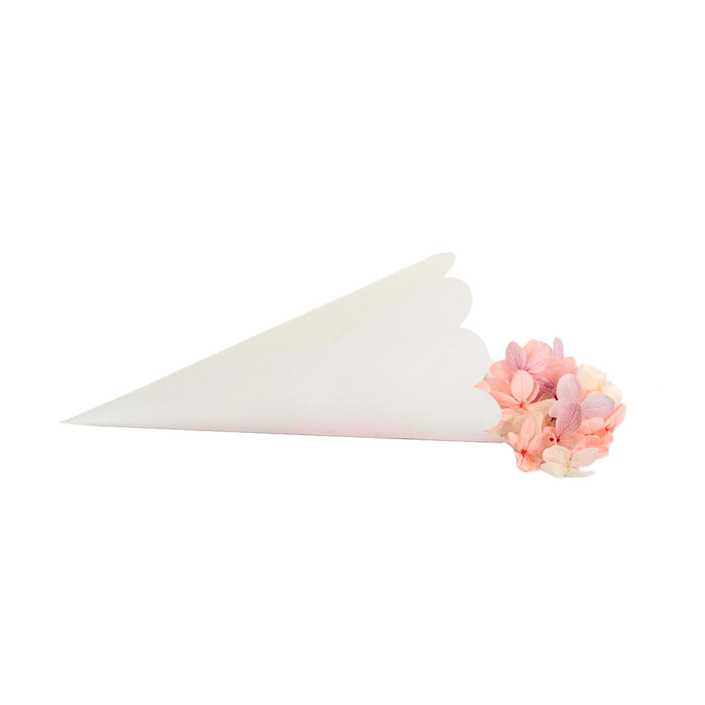 

Candy Holder Wavy Lace Party Favors White Cones Party Decoration Cones 50pcs Petal Wedding Party Wedding Supplies Crafts