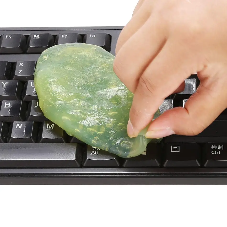 Можно ли чистить клавиатуру. Протирает клавиатуру. Чистка клавиатуры компьютера. Чистка клавиатуры. Прибор для чистки клавиатуры ноутбука.