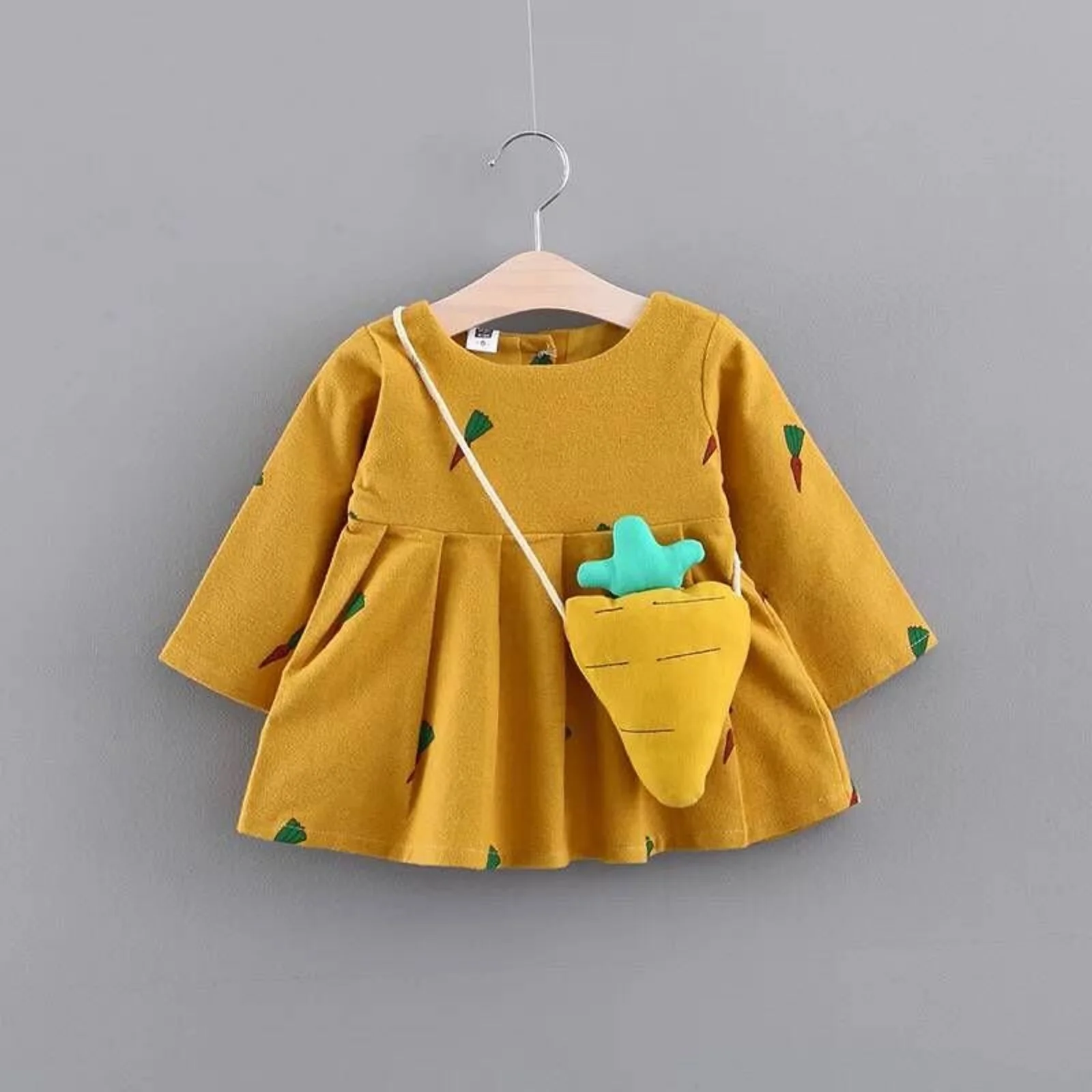 

Cute Carrot Print Long Sleeve Dress With Bag For Girls