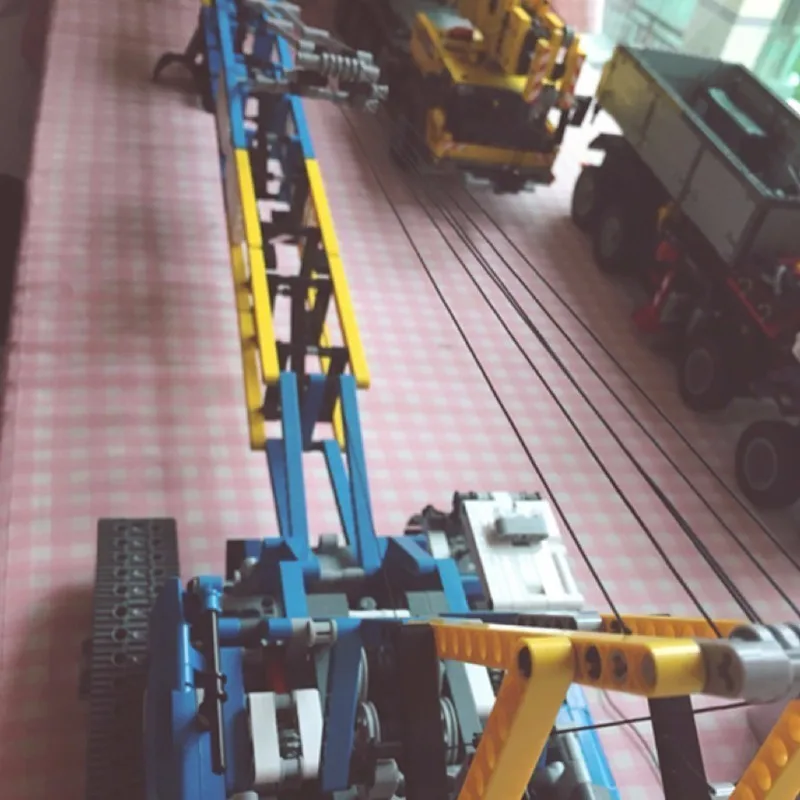

20010 Technology Series Mechanics Track Type Lifting Crane Assembling Alpinia Plastic Building Block Children Toys 1401pcs
