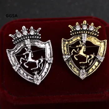 

10pcs Vintage Shield Horse Brooch Gold Silver Ancient Male Suit Rhinestone Badges Clothes Browband decoration Pin Accessories