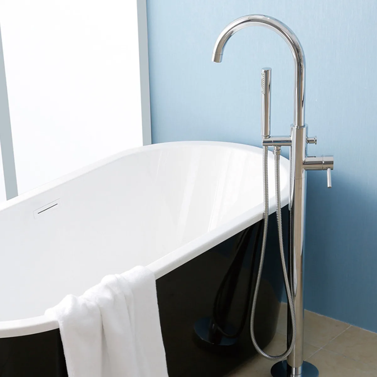 

Chrome Polished Floor Mounted Bathroom Tub Faucet Tub Portable Rotation Bathtub Shower Sprayer Single Handle Bathtub Mixer Taps