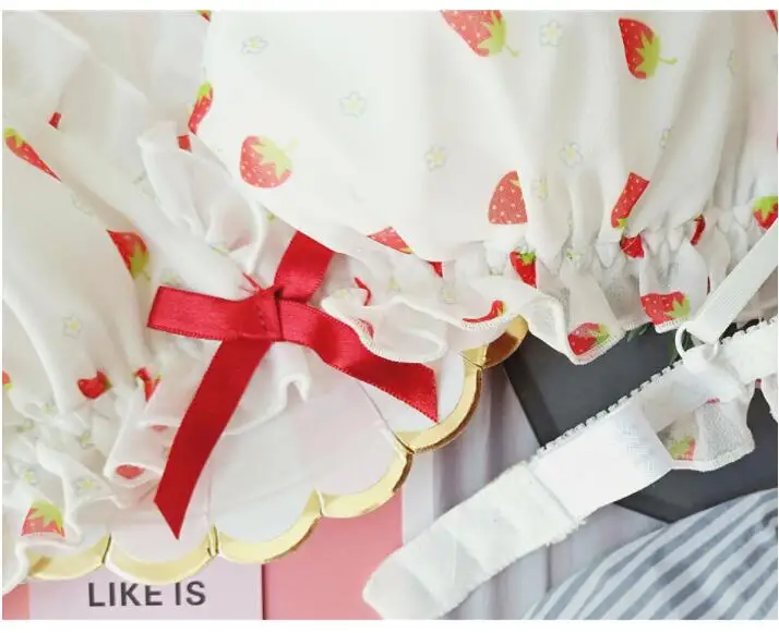 Симпатичный японский шифоновый комплект с клубничным бюстгальтером и трусиками
